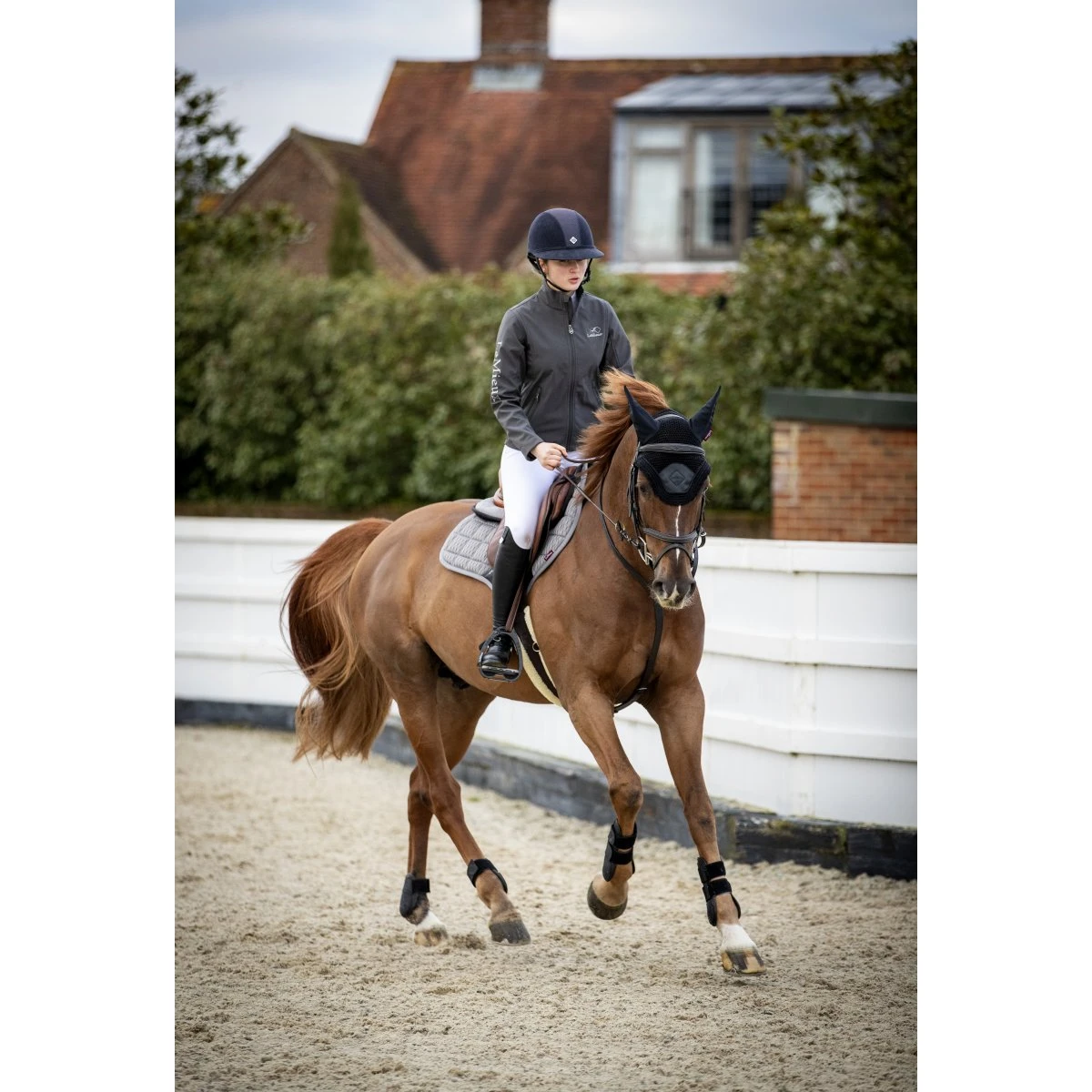 LeMieux Carbon Mesh Close Contact Square – Grey 3 LeMieux Carbon Mesh Close Contact Square – Grey - Image 3