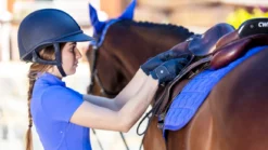 LeMieux Carbon Mesh Close Contact Square – Bluebell -Le Mieux g0a3992 hr